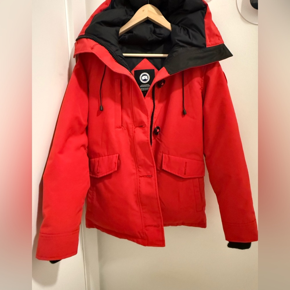 Canada Goose Rideau Parka in bright red, size XS.